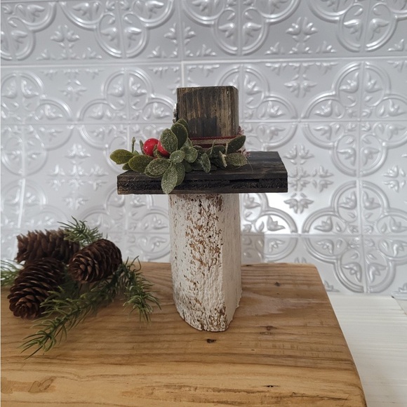 Hand crafted snowman.  Winter Christmas decor - Picture 2 of 4